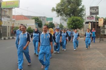 Ratusan Pegawai PLN Pekalongan Gelar Jalan Sehat