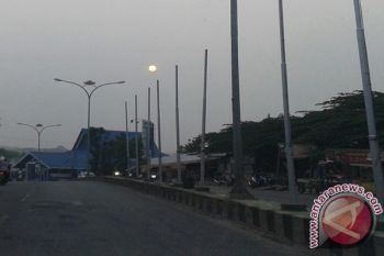 Tarif listrik non-subsidi turun pada Maret