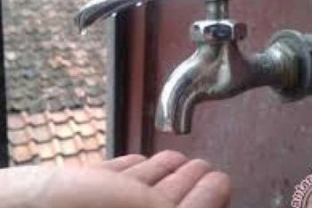Warga Indragiri Hilir Keluhkan Air PDAM