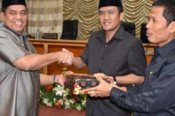 PJ Bupati Serahkan 4 Ranperda Dalam Sidang Paripurna DPRD Bengkalis