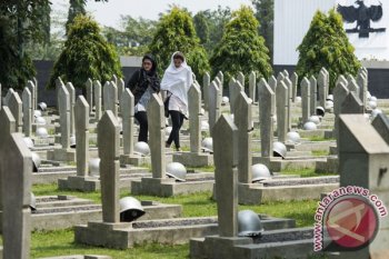 Stop gugurnya pahlawan kesehatan di masa pandemi COVID-19