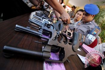 IPW: Banyak Polisi Bunuh Diri, Rekrutmen Harus Diperbaiki