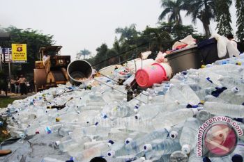 7.446 Botol Minuman Beralkohol Dimusnahkan 
