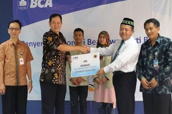 BCA beri beasiswa mahasiswa UGM berprestasi 