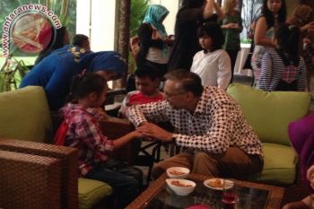 Rahasia Dubes Inggris Lancar Berbahasa Indonesia