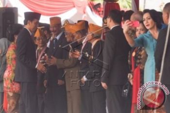 Presiden Pimpin Upacara Hari Pahlawan Di Surabaya