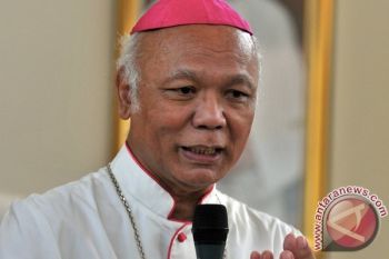 Uskup Pujasumarta Disemayamkan di Katedral Semarang