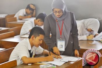 DPRD: Gaji Guru Honorer Disesuaikan UMK