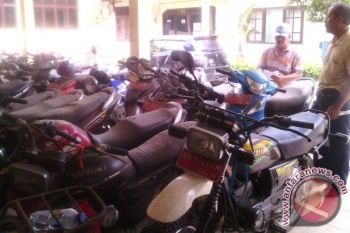 Hasil Lelang Kendaraan Dinas Jauh Di Bawah Target