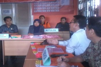 Sidang Panwaslu ditunda, nasib Erwin "makin tak jelas"