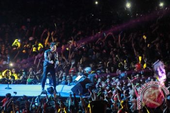 Band asal ibukota tampil memukau di Bantaeng