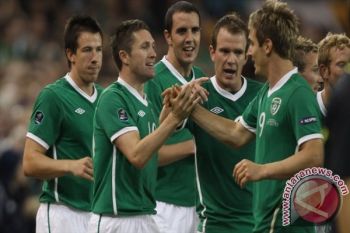 Dua Gol Walters Hantarkan Irlandia Lolos Ke Putaran Final Euro 2016