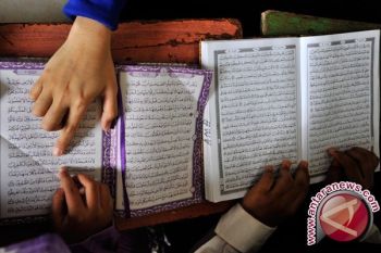 Rindu Santri Dalam Antologi Puisi "Wasiat Debu"