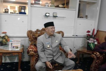 PNS Pemprov Lampung Akan Gunakan Seragam Putih-hitam 