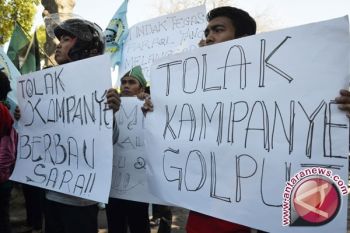 Gubernur Papua imbau masyarakat tidak terprovokasi kampanye hitam 