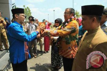 Piala Adipura Kencana Kendari Diarak Keliling Kota