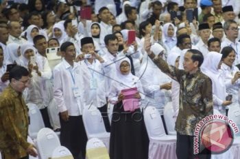 Presiden Jokowi Sapa Gurunya di Hari Guru Nasional