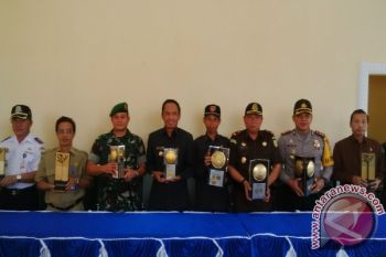 9 Piala Adipura Raihan Kobar Diarak Keliling Kota Pangkalan Bun