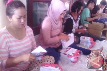 Ratusan Petugas Dikerahkan Kebut Pelipatan Surat Suara