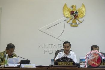 Presiden: Percepat Pembangunan Kilang dan Pembangkit Listrik