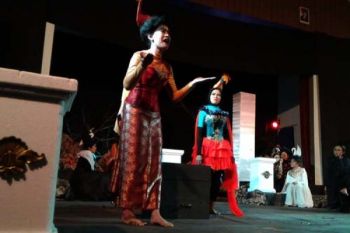 Teater Infus Pentaskan Lakon "Kongres Unggas"