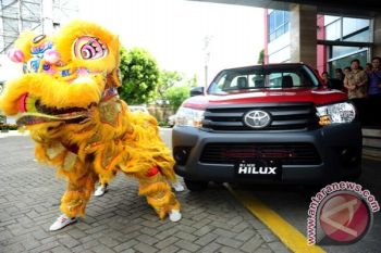 Launching All New Hilux Merah
