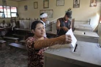 KPPS Tegalmulyo Jadikan Bus Tempat Mencoblos