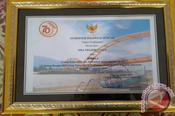 SMAN 4 Palu Terimah Piagam Adiwiyata