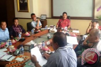 Silang Pendapat Penertiban Alat Peraga Kampanye Pilkada Karangasem