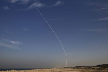 Pesawat tempur Israel menyerang pangkalan udara Suriah