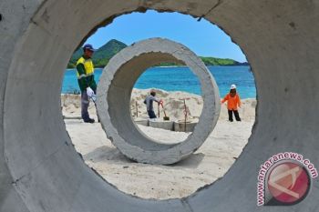 Pembangunan Penahan Gelombang Pantai Sigandu Selesai Akhir 2015