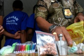 Lima Tersangka Pengedar-Pengguna Ekstasi Dibekuk
