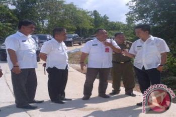 Bupati Barut Minta Dekranasda Kembangkan Seni Kriya 