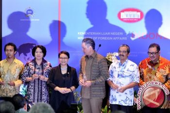 Antaranews.com raih penghargaan anugerah peduli pendidikan 2015