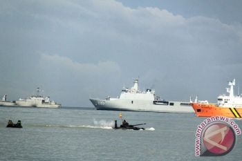 Wapres Jusuf Kalla disuguhi atraksi laut TNI AL