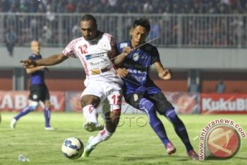 Arema Cronus Kalahkan Persipura di Piala Jenderal Sudirman