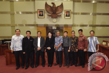 Capim KPK Saut Situmorang Akan Lupakan Century-BLBI