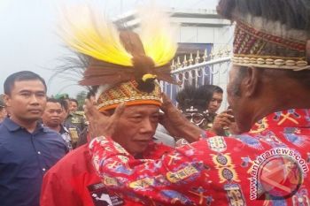 Sutiyoso tinjau pembangunan Pasar Pharaa Sentani 
