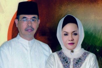 KPK Tahan Bupati Muba dan Istri