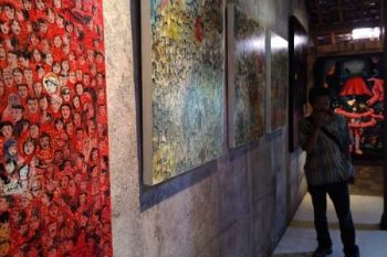 Sembilan Perupa Pameran "End Note(s)" di Borobudur