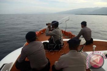 Kapal Basarnas dikerahkan cari penumpang kapal karam 