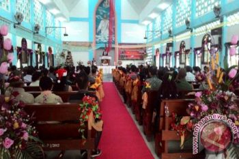 Umat Nasrani Abepura Jayapura laksanakan ibadah Natal 