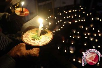 Umat Kristiani Di Palu Rayakan Natal Sederhana 
