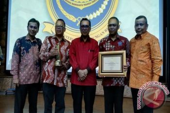 Painan Terima Penghargaan WTN 2015 