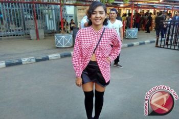 Lala Karmela PDKT Dengan Istri Ernest Prakasa