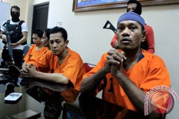 Din Minimi Menyerah dan Serahkan Senjata