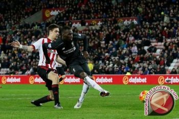 Gol Tunggal Benteke Antar Liverpool Tekuk Sunderland 1-0