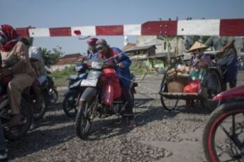 Rendah, Kesadaran masyarakat Lewati Perlintasan KA