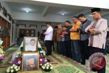 Mendikbud beri penghormatan terakhir untuk Edhi Soenarso