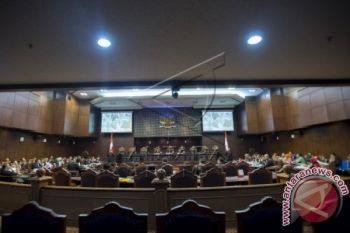 MK Gelar Sidang Pendahuluan Pilkada 2015